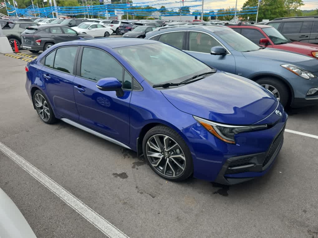 2022 Toyota Corolla SE photo 2