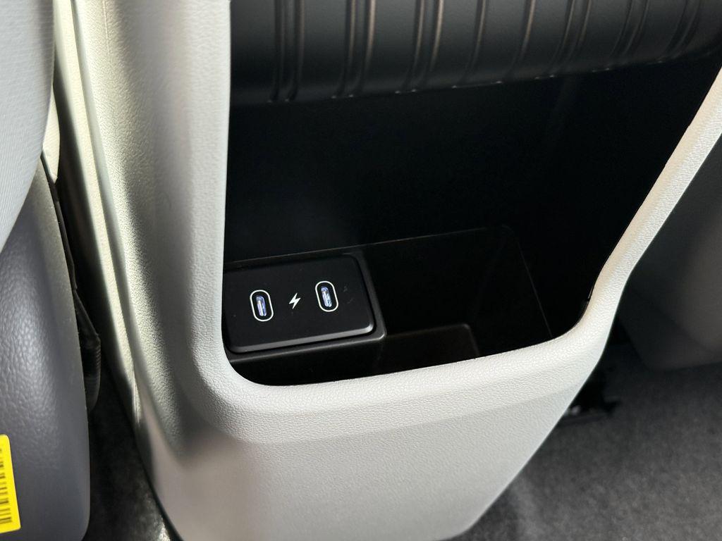 2025 Hyundai Kona EV SE - Photo 28