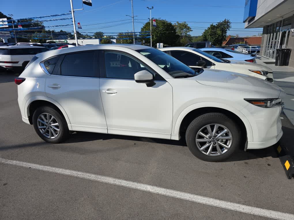 2024 Mazda CX-5 2.5 S Preferred photo 2
