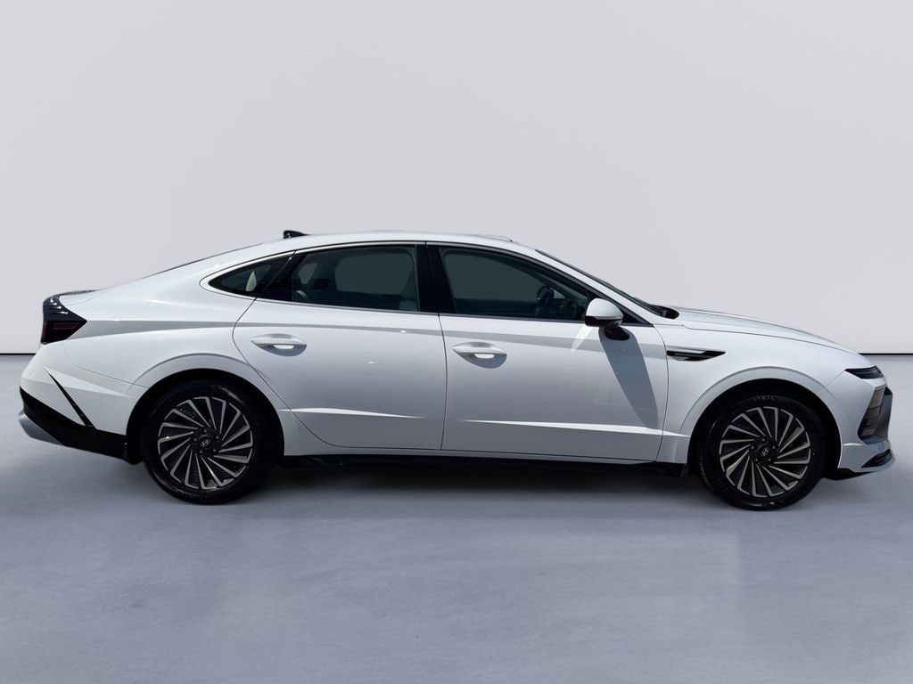 Certified 2025 Hyundai Sonata Hybrid SEL Sedan