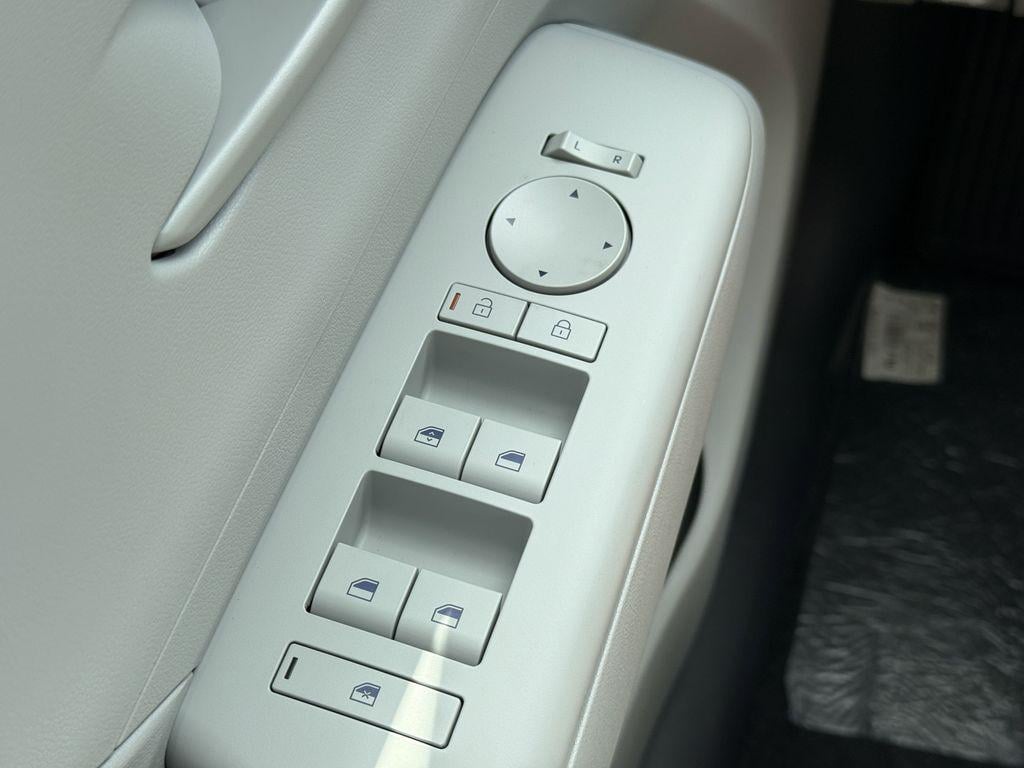 2025 Hyundai Kona EV SE - Photo 24