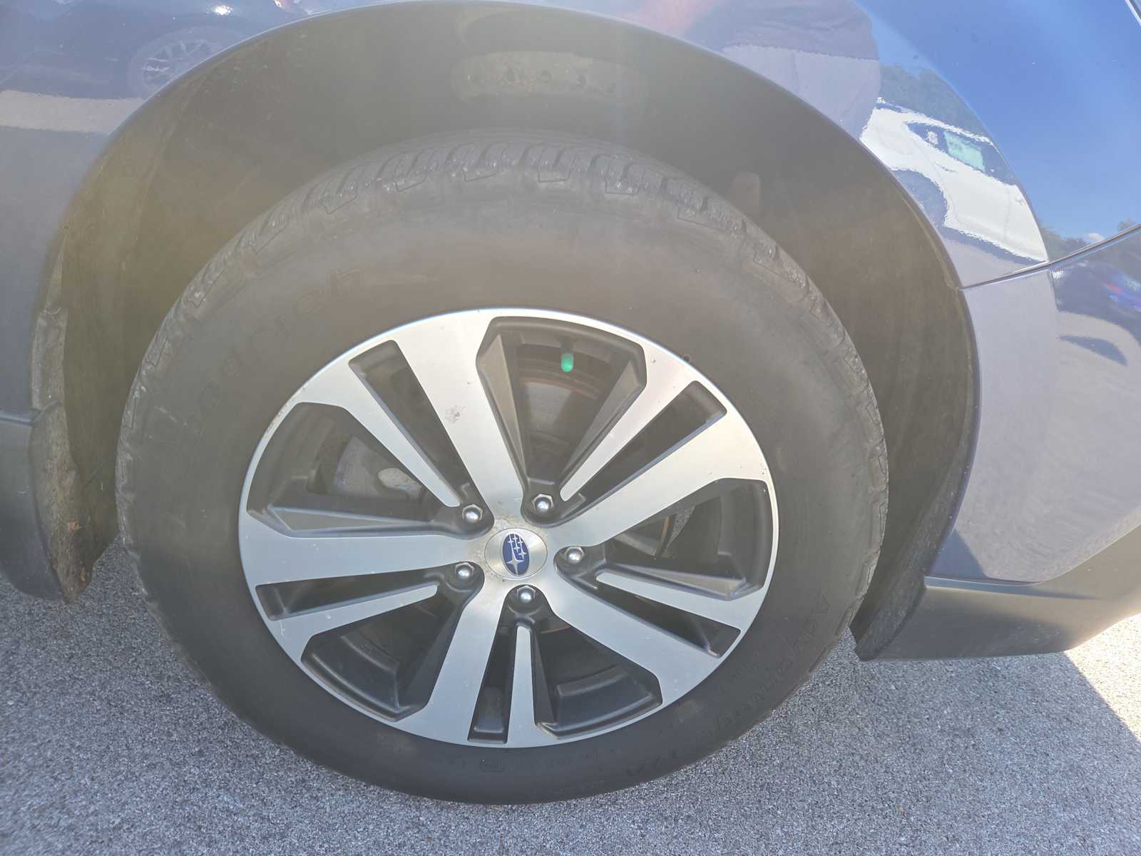 2019 Subaru Outback 2.5i Limited photo 2