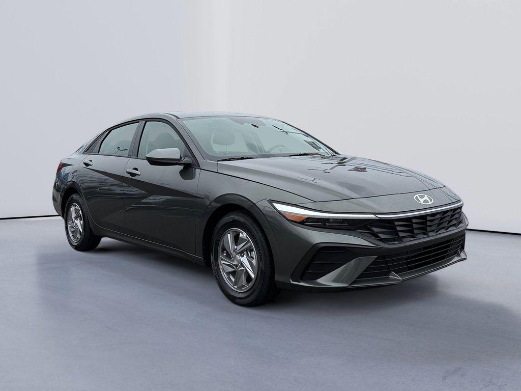 2026 Hyundai Elantra 2.0 SE IVT's photo