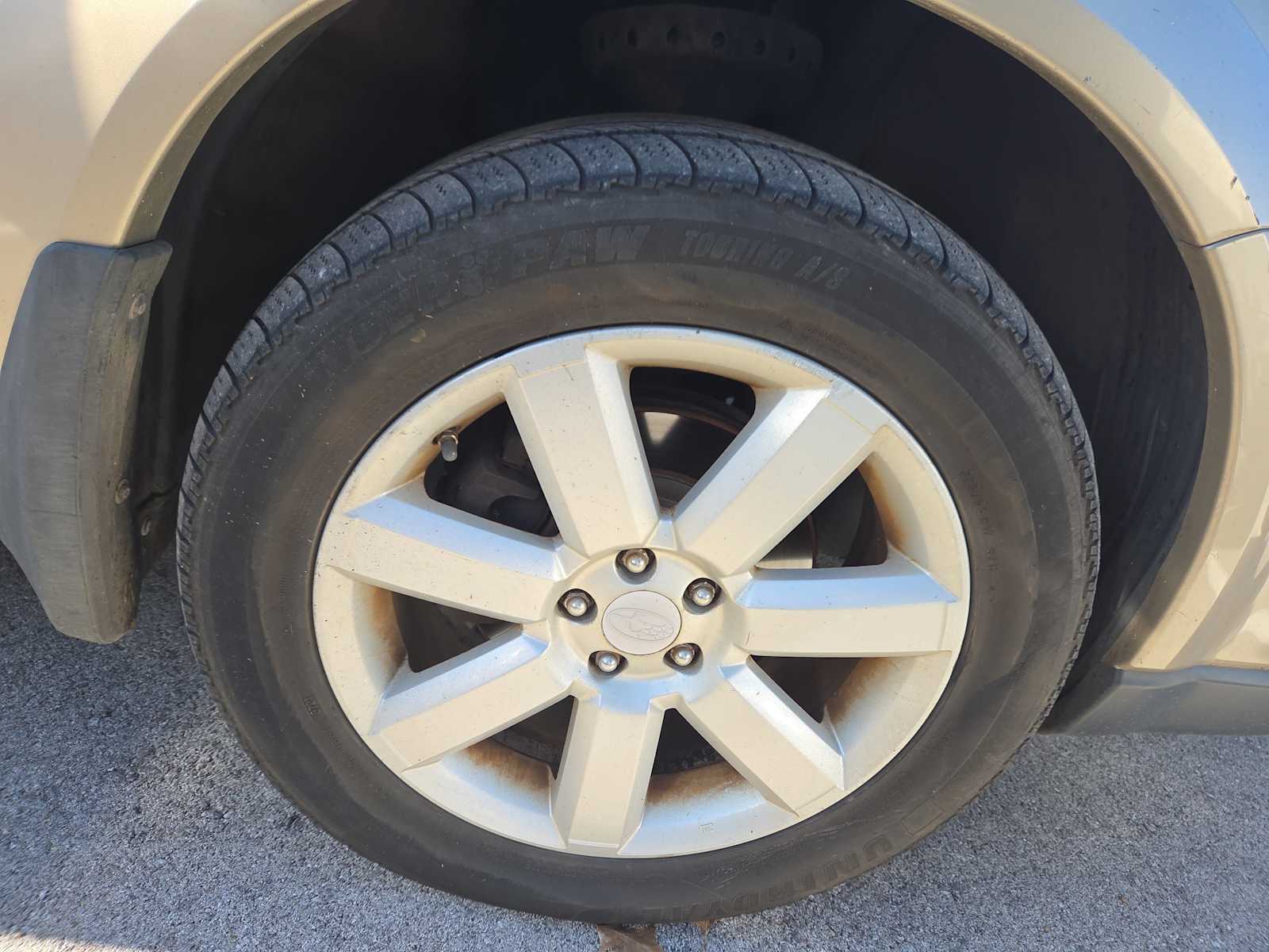 2008 Subaru Outback 2.5i photo 2