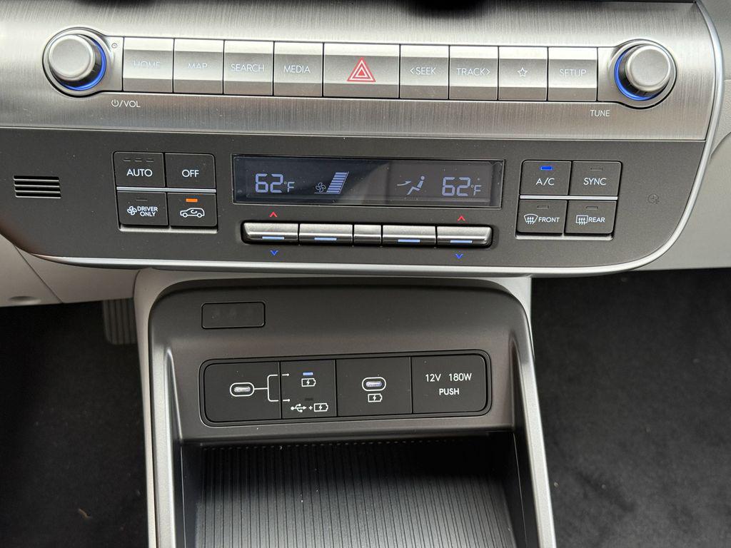 2025 Hyundai Kona EV SE - Photo 19