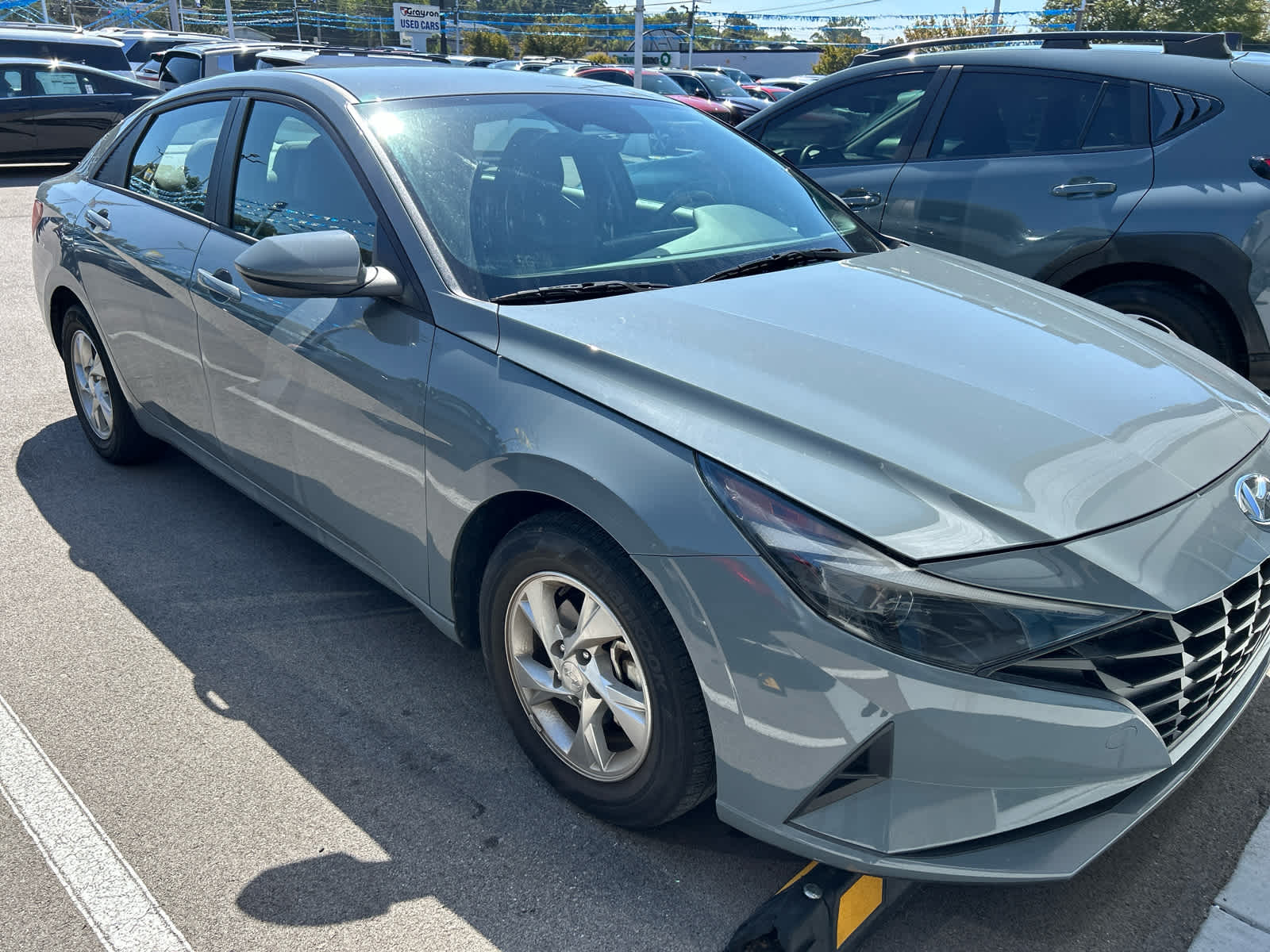 2022 Hyundai Elantra SE photo 2