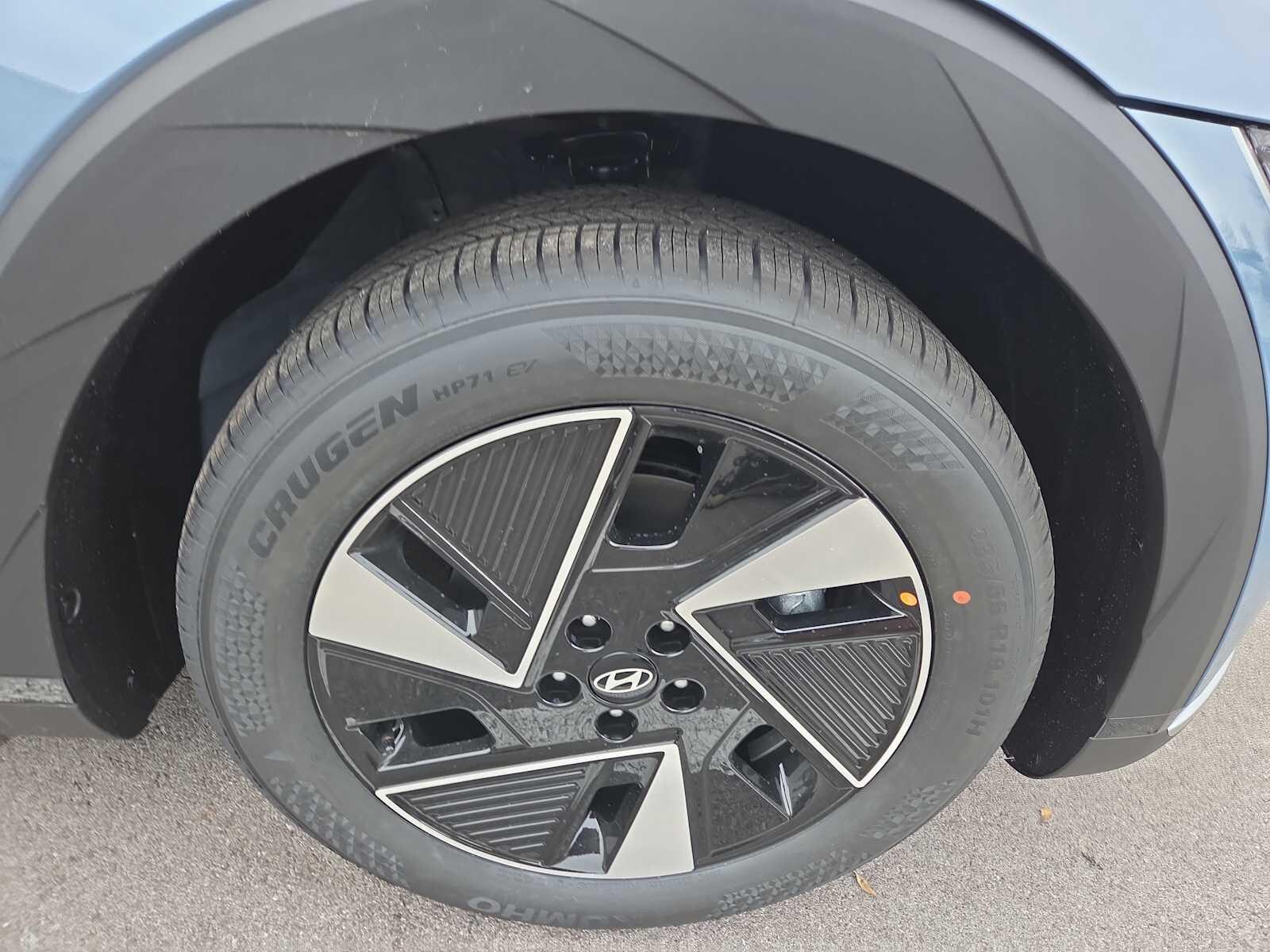 2026 Hyundai Ioniq 5 SE Standard Range photo 2