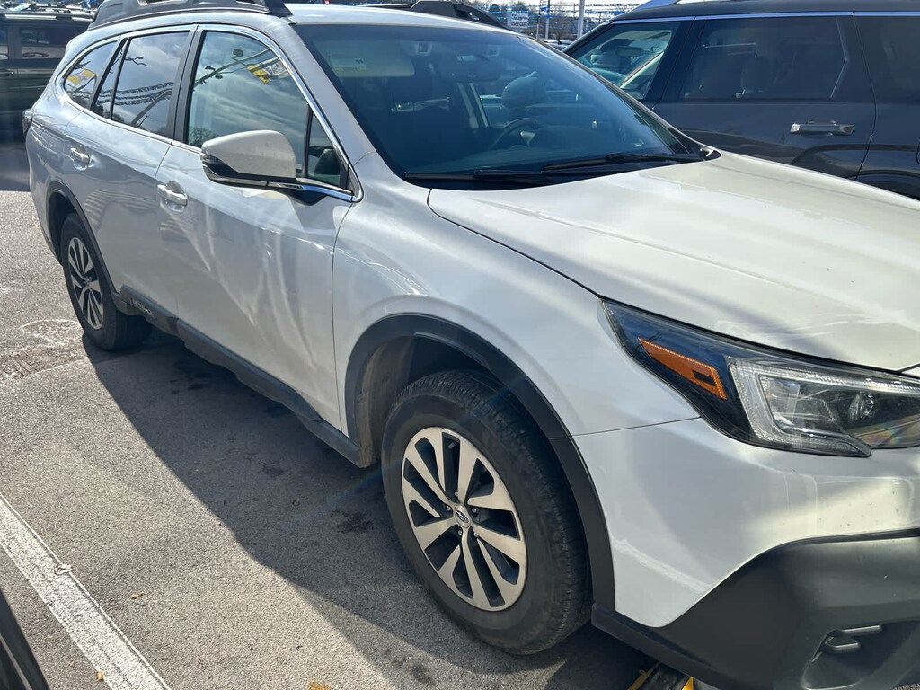 Used 2022 Subaru Outback Premium SUV