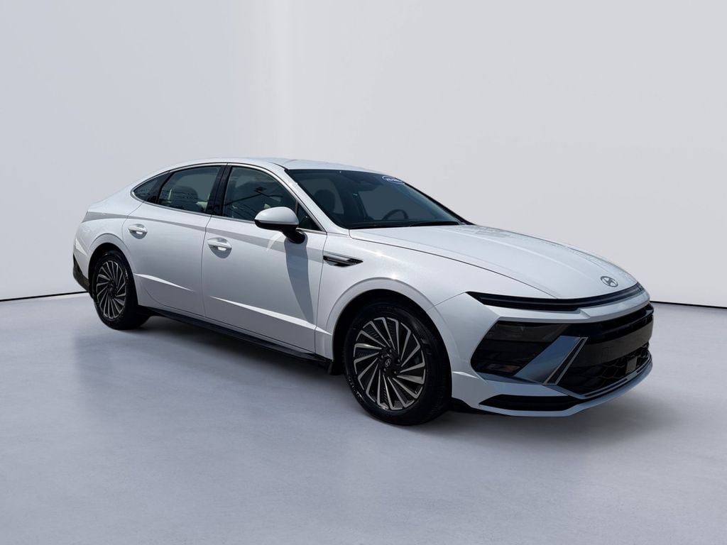 Certified 2025 Hyundai Sonata Hybrid SEL Sedan