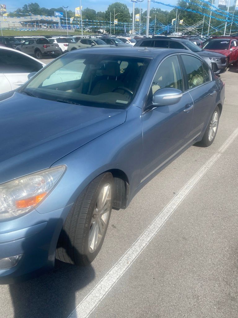 2010 Hyundai Genesis 4.6's photo