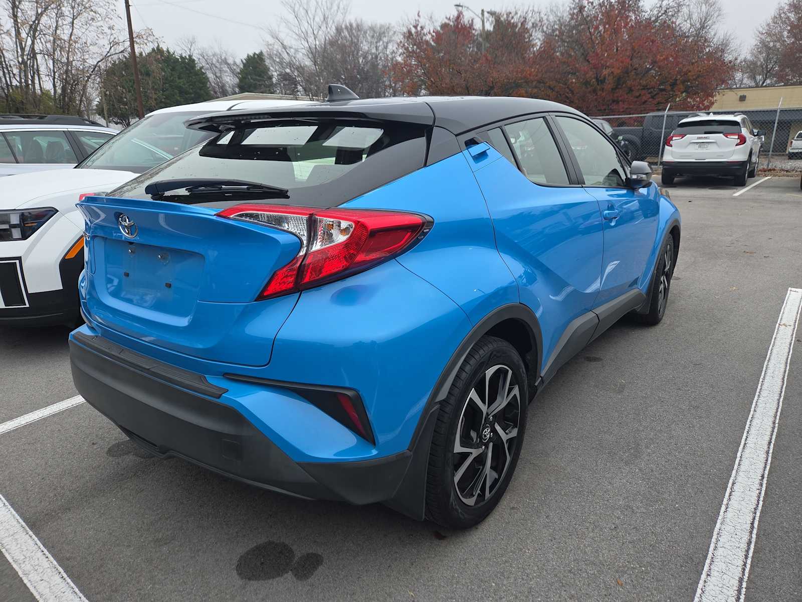 2019 Toyota C-HR XLE photo 4