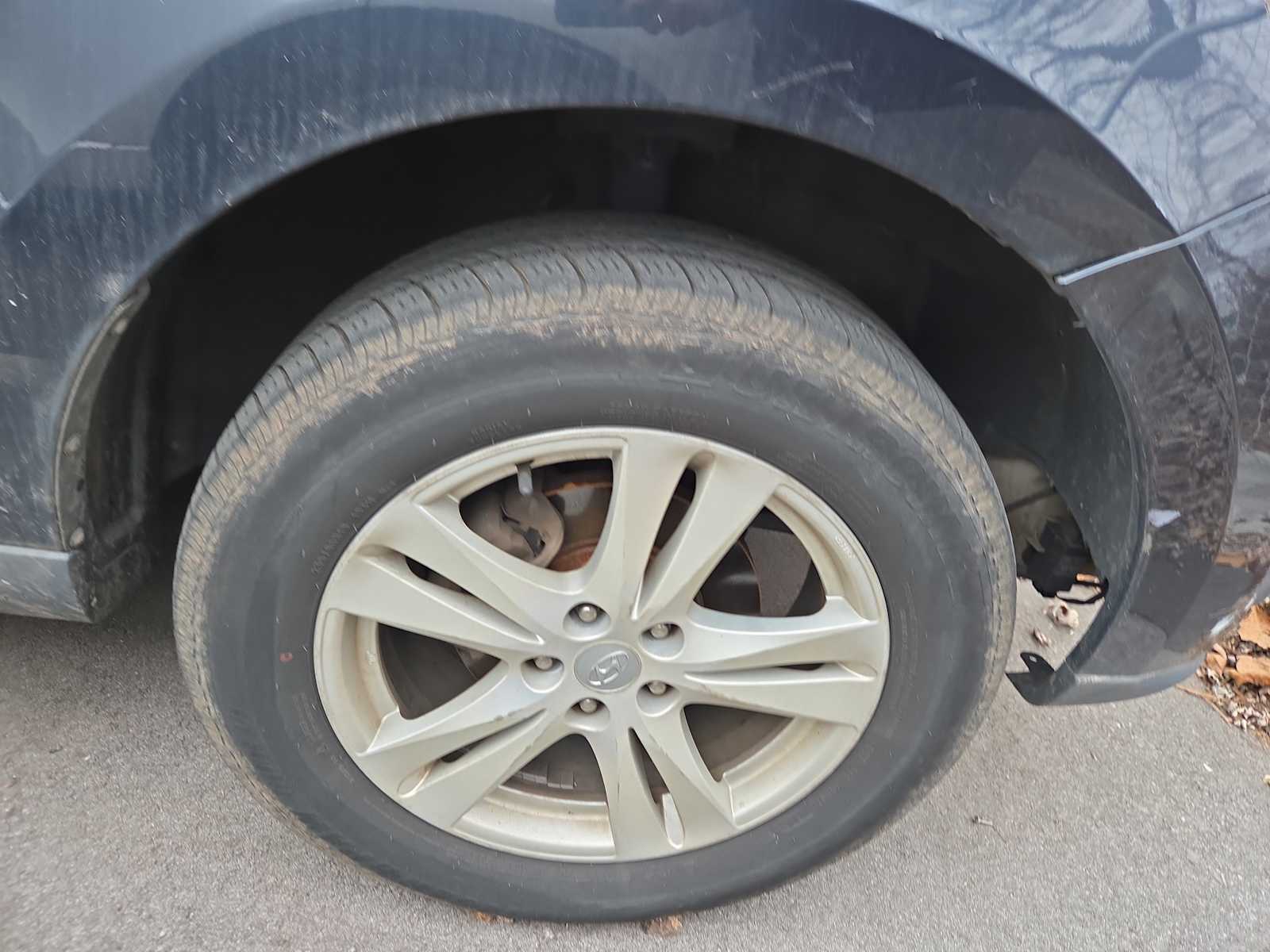 Used 2011 Hyundai Santa Fe Limited with VIN 5XYZK4AG9BG063888 for sale in Knoxville, TN