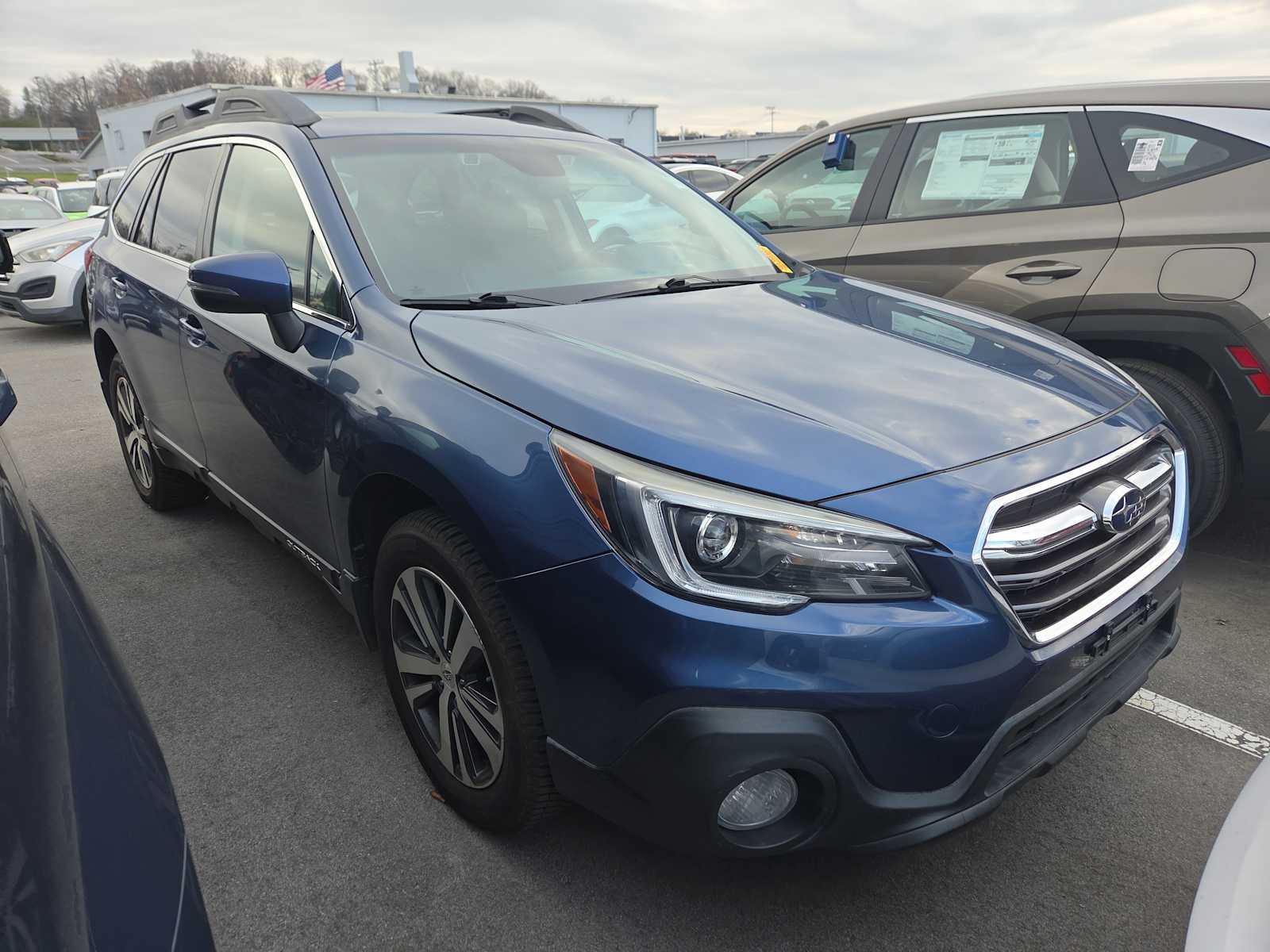 2019 Subaru Outback Limited's photo