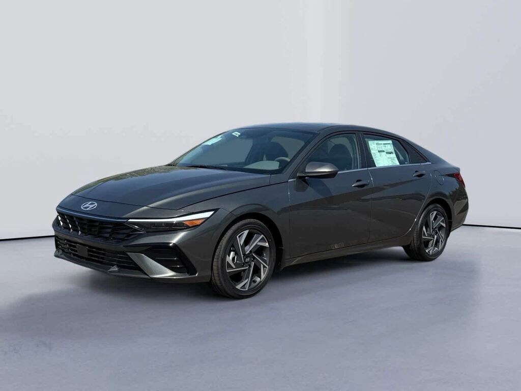 Used 2025 Hyundai Elantra SEL Convenience Sedan