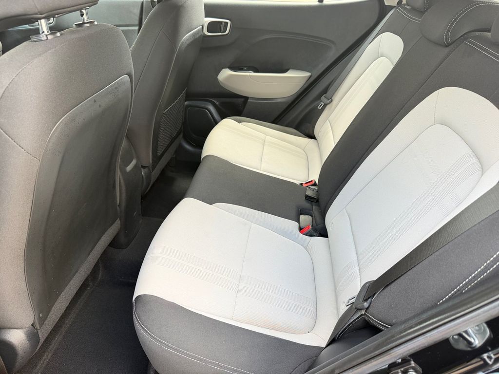 2023 Hyundai Venue SEL - Photo 14