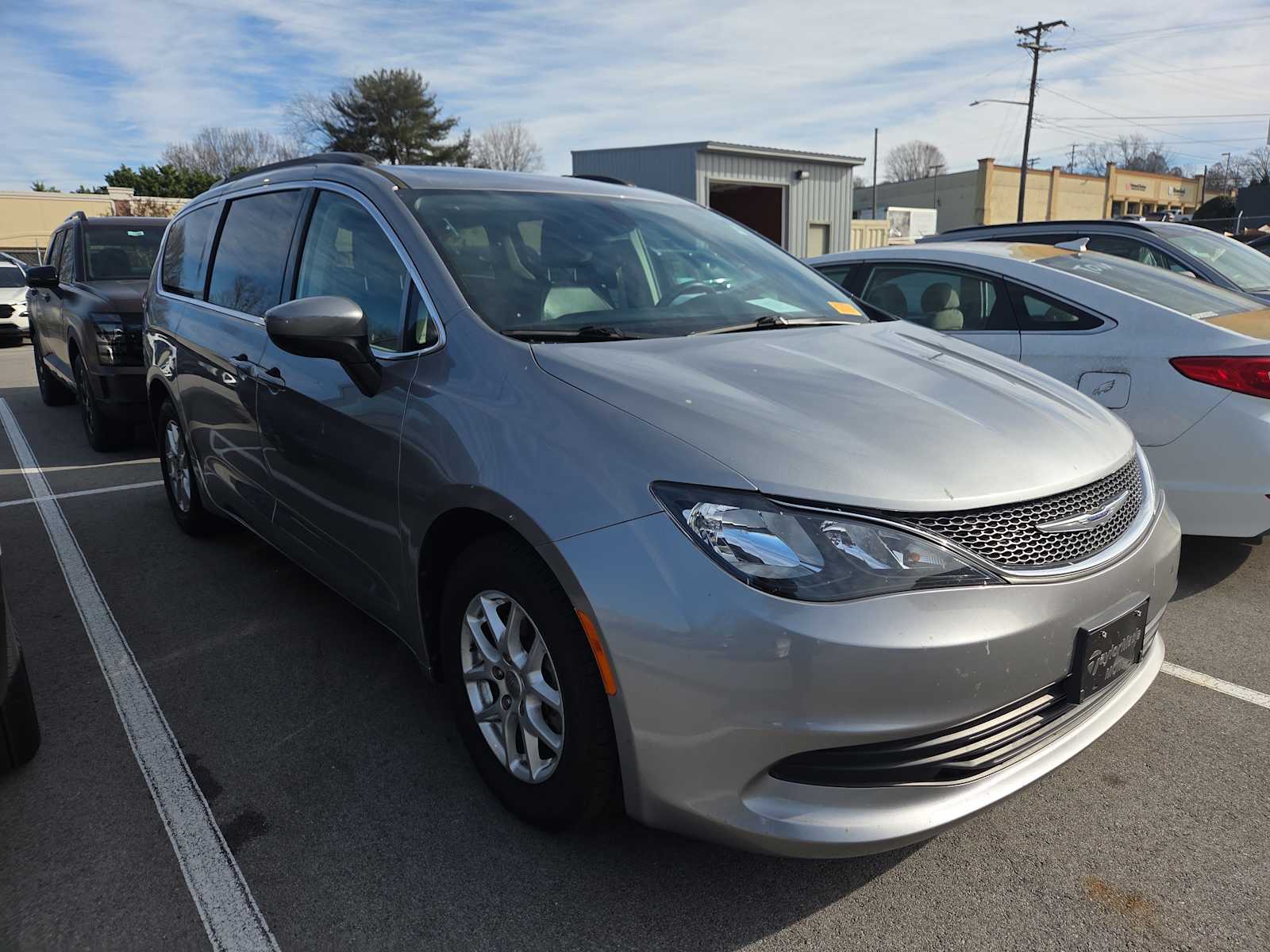 2020 Chrysler Voyager's photo