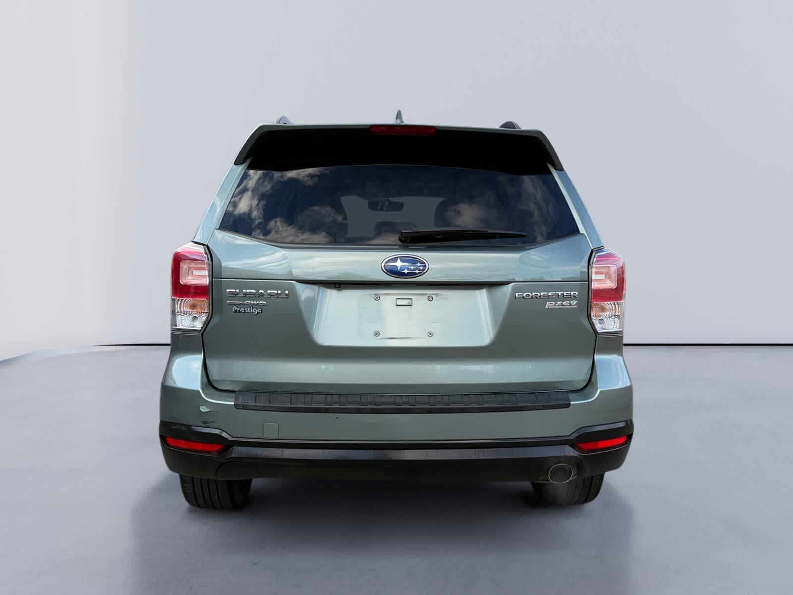 2017 Subaru Forester 2.5i Limited photo 3