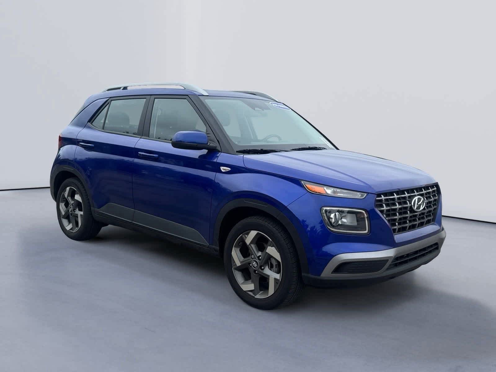Used 2024 Hyundai Venue SEL with VIN KMHRC8A33RU340153 for sale in Knoxville, TN