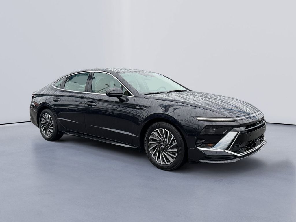 2025 Hyundai Sonata Limited's photo