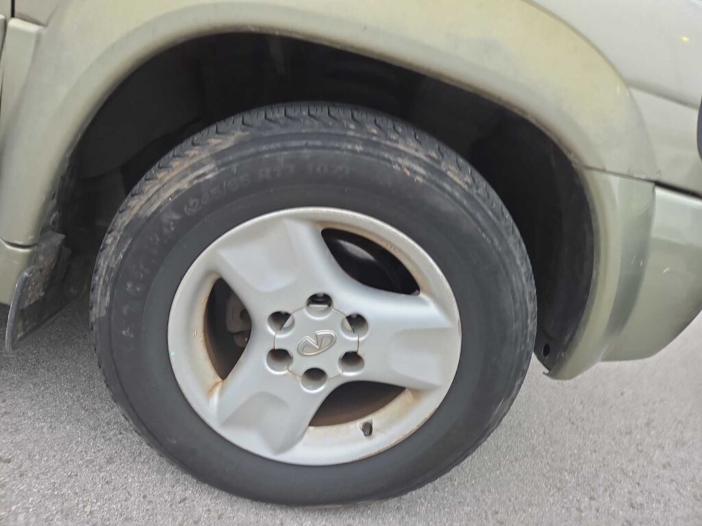 Used 2001 INFINITI QX4 Luxury SUV