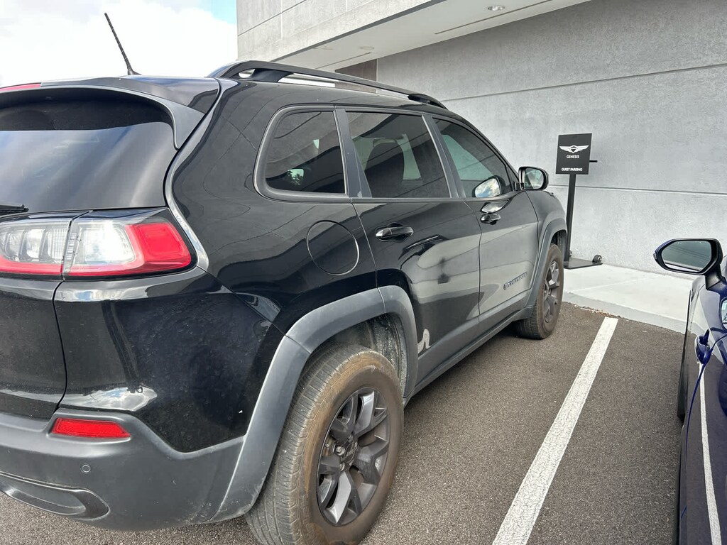 Used 2020 Jeep Cherokee Upland SUV