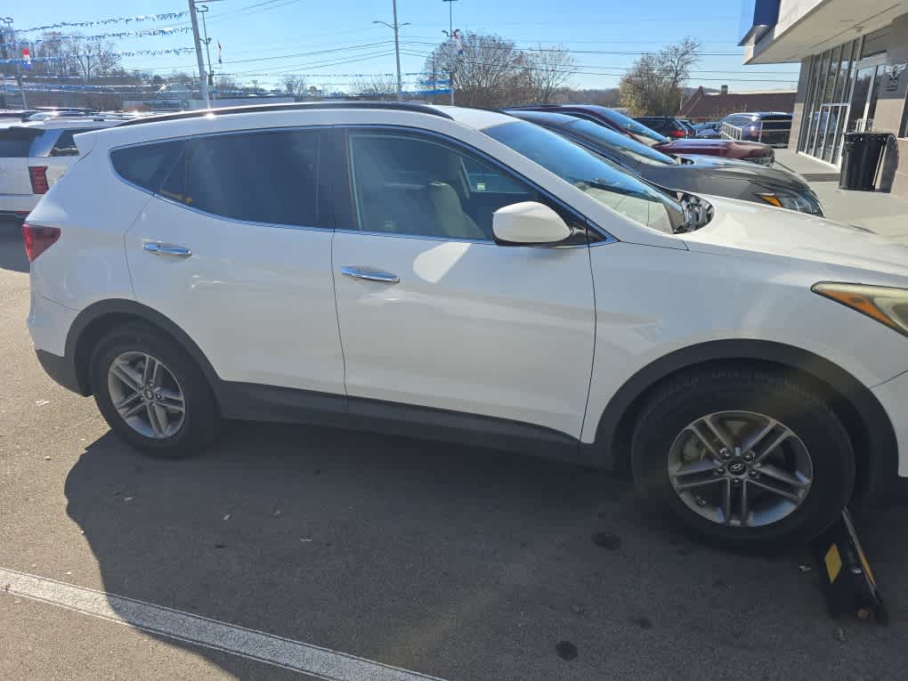 2017 Hyundai Santa Fe Sport photo 2