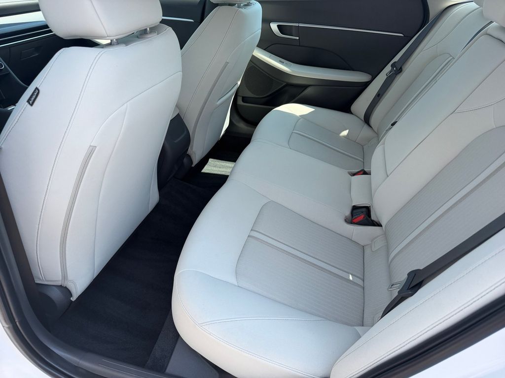 2025 Hyundai Sonata SEL - Photo 13