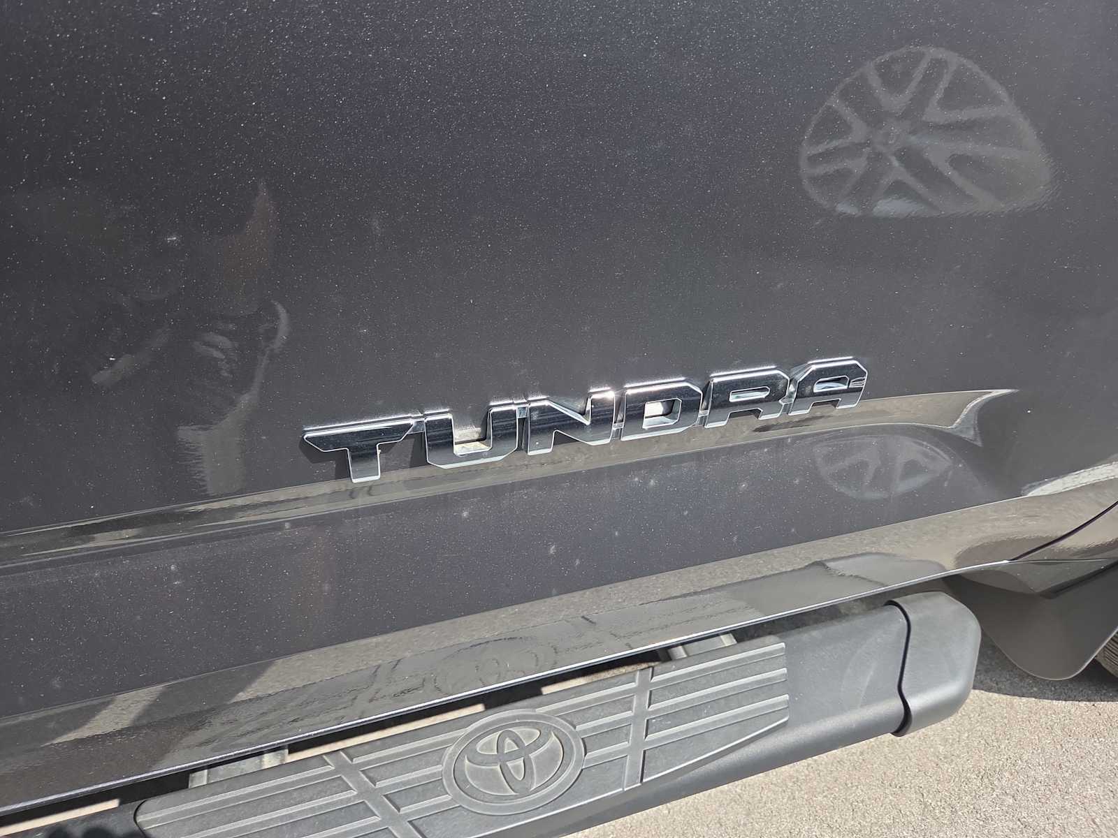 2024 Toyota Tundra Limited CrewMax photo 3