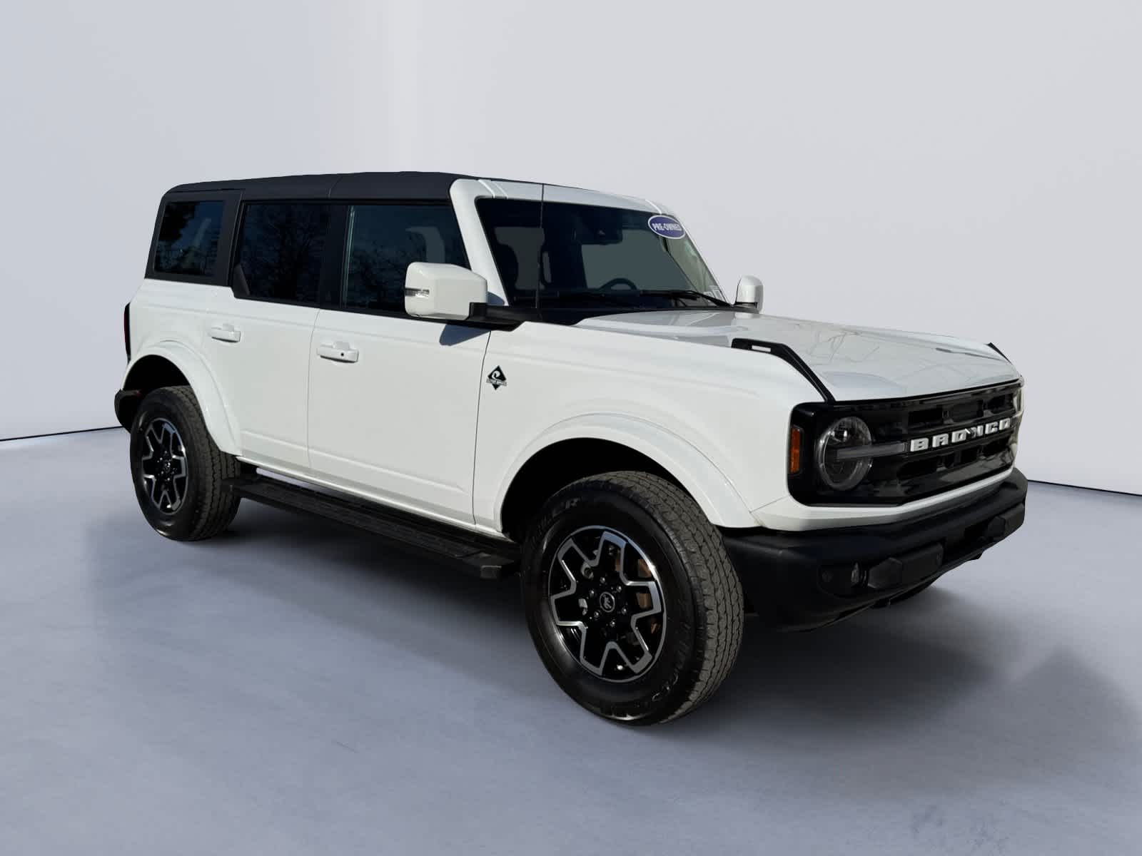 2023 Ford Bronco 4-Door Outer Banks's photo
