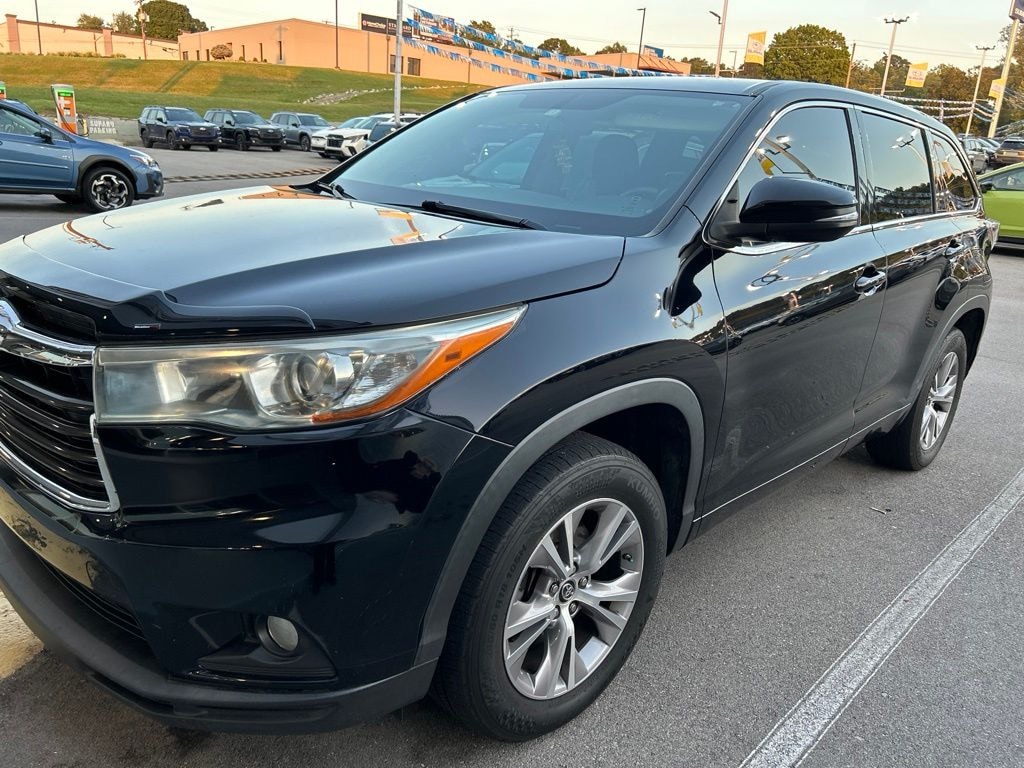Used 2016 Toyota Highlander LE V6 SUV