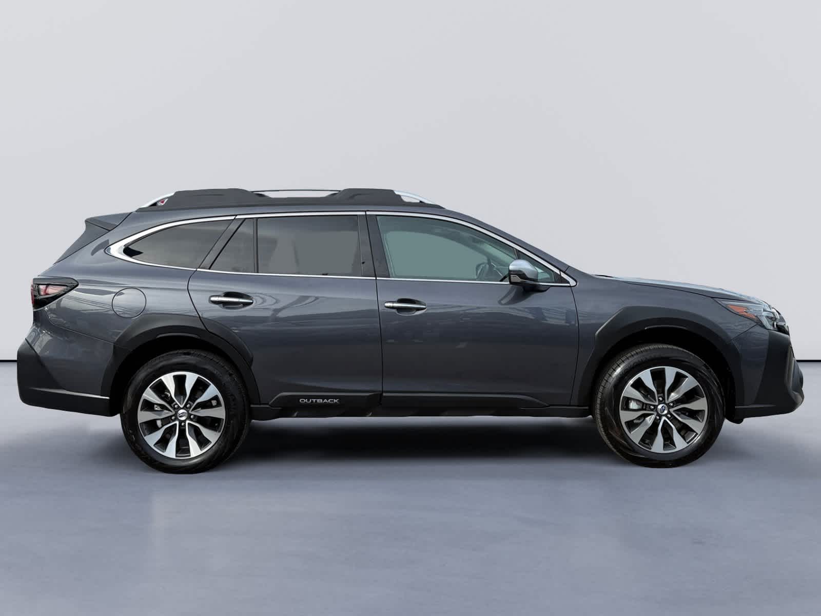 2025 Subaru Outback Touring photo 2