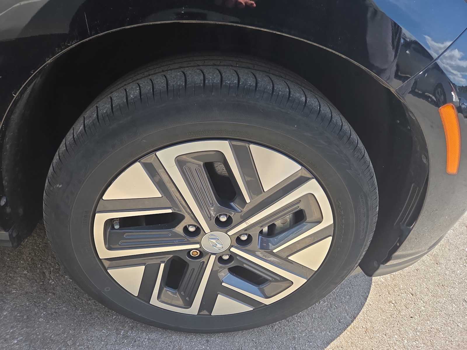 Used 2022 Hyundai Kona EV Limited with VIN KM8K53AG4NU148395 for sale in Knoxville, TN