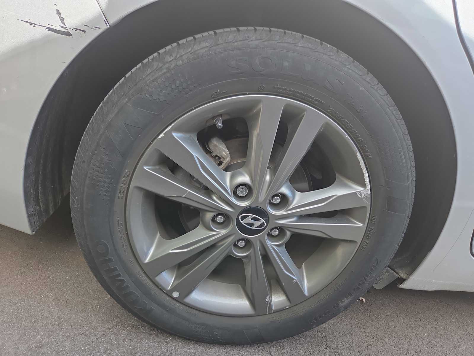 2018 Hyundai Elantra Value Edition photo 3