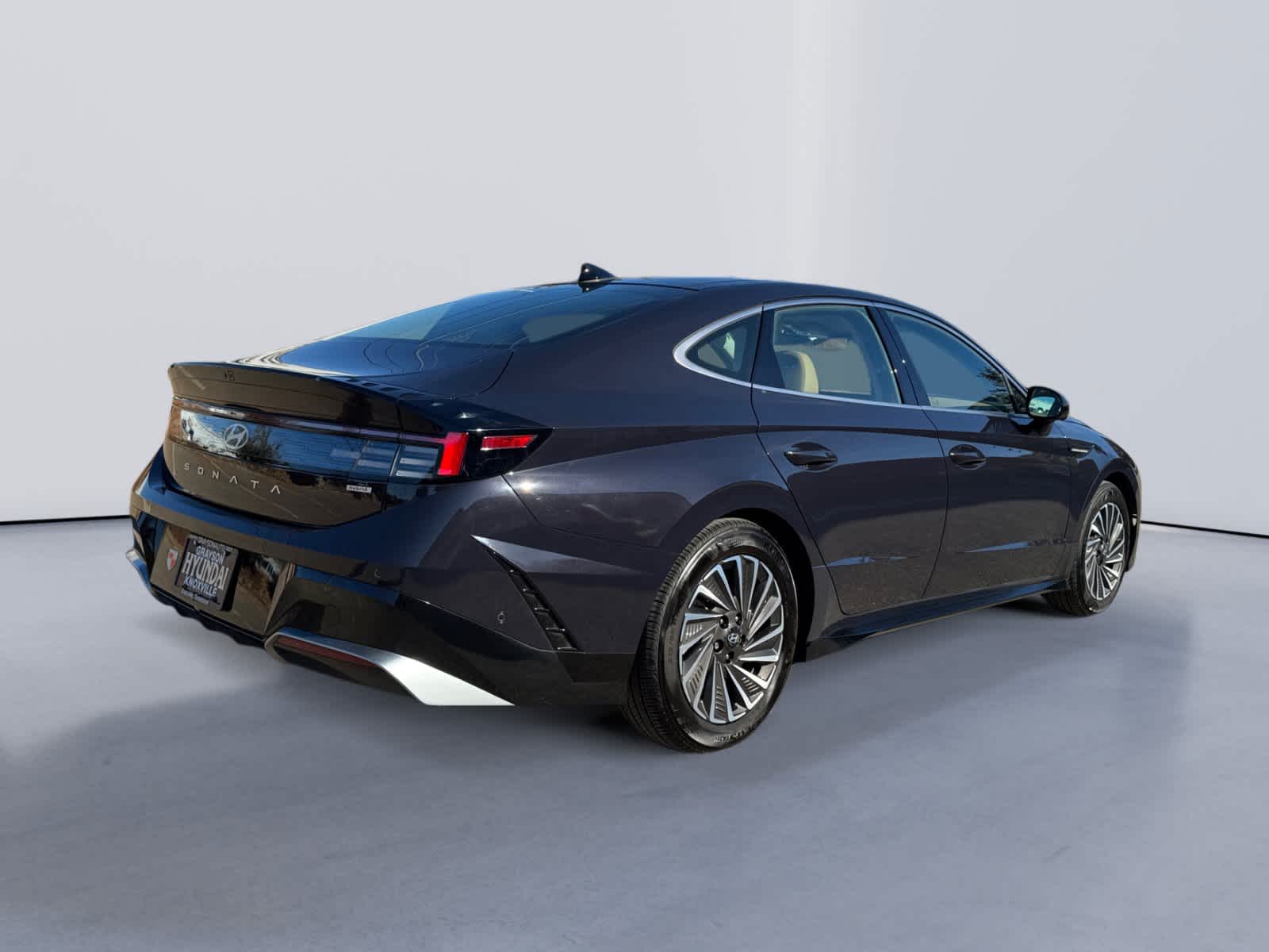 2025 Hyundai Sonata Hybrid Limited photo 3