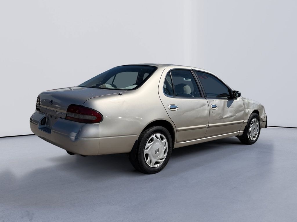 Used 1997 Nissan Altima XE Sedan