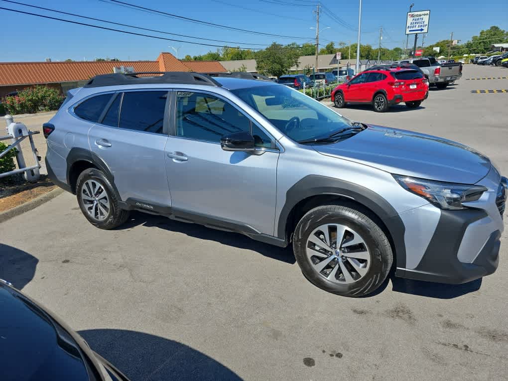 2025 Subaru Outback Premium photo 2