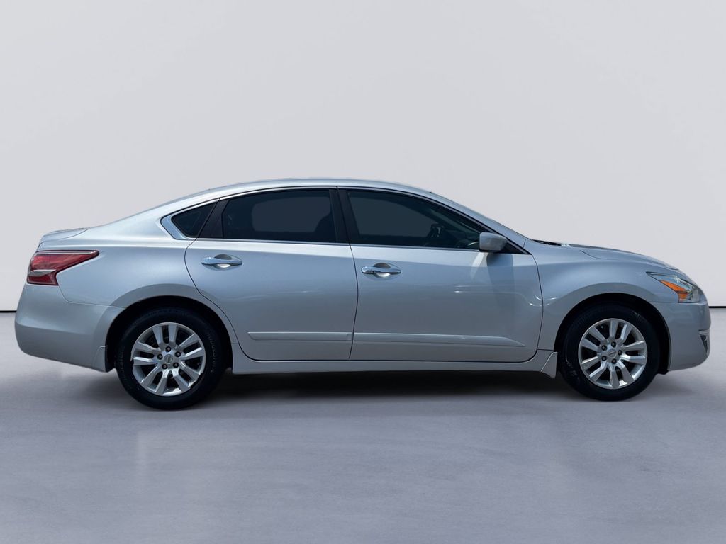 Used 2013 Nissan Altima Sedan S with VIN 1N4AL3AP4DN574768 for sale in Knoxville, TN