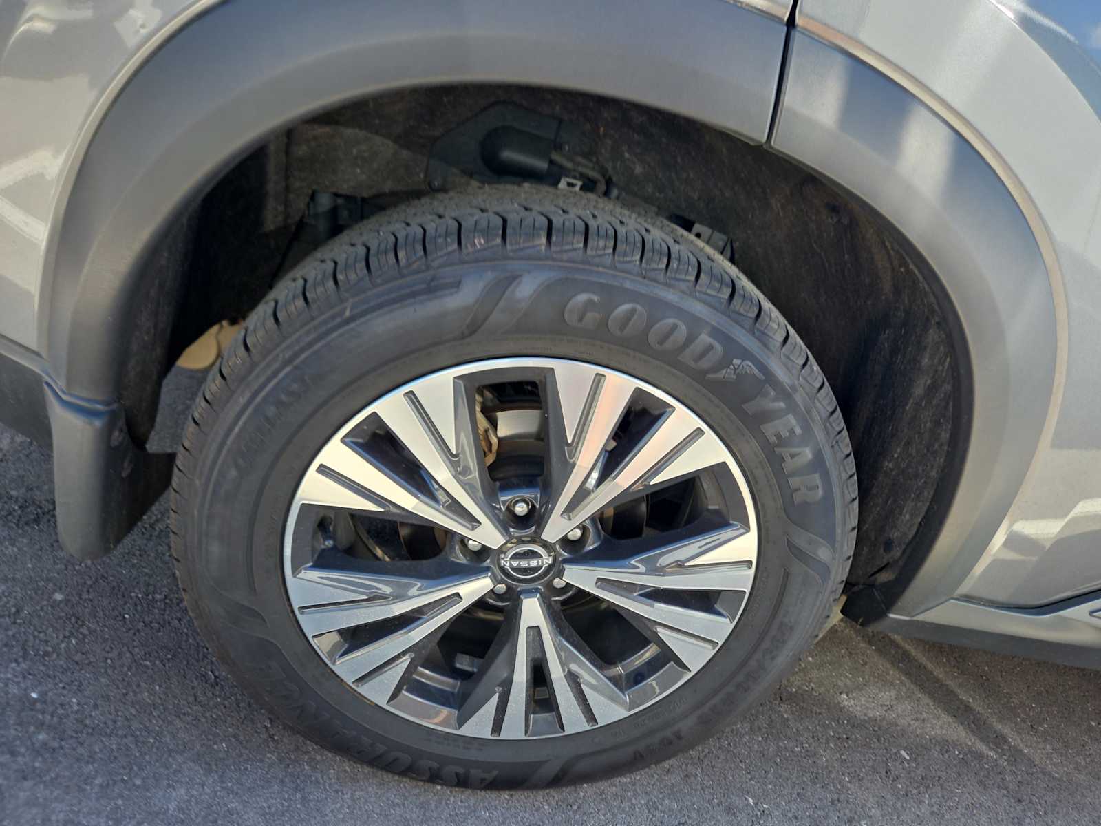 2023 Nissan Rogue SV photo 3