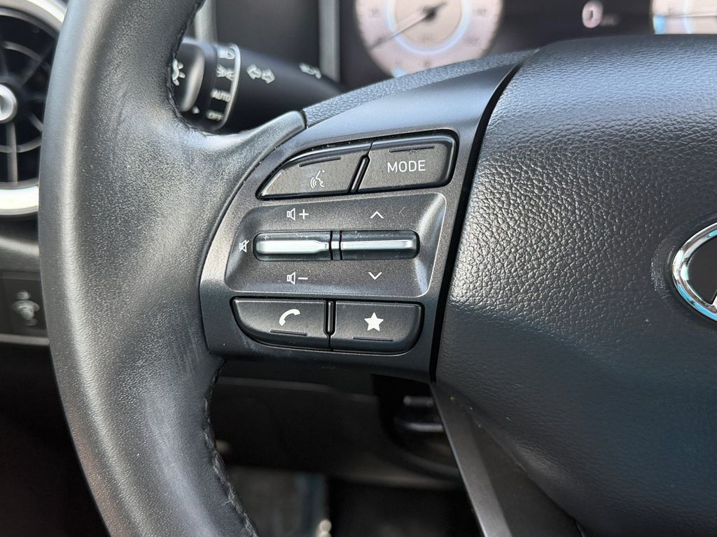 2023 Hyundai Kona Limited - Photo 23