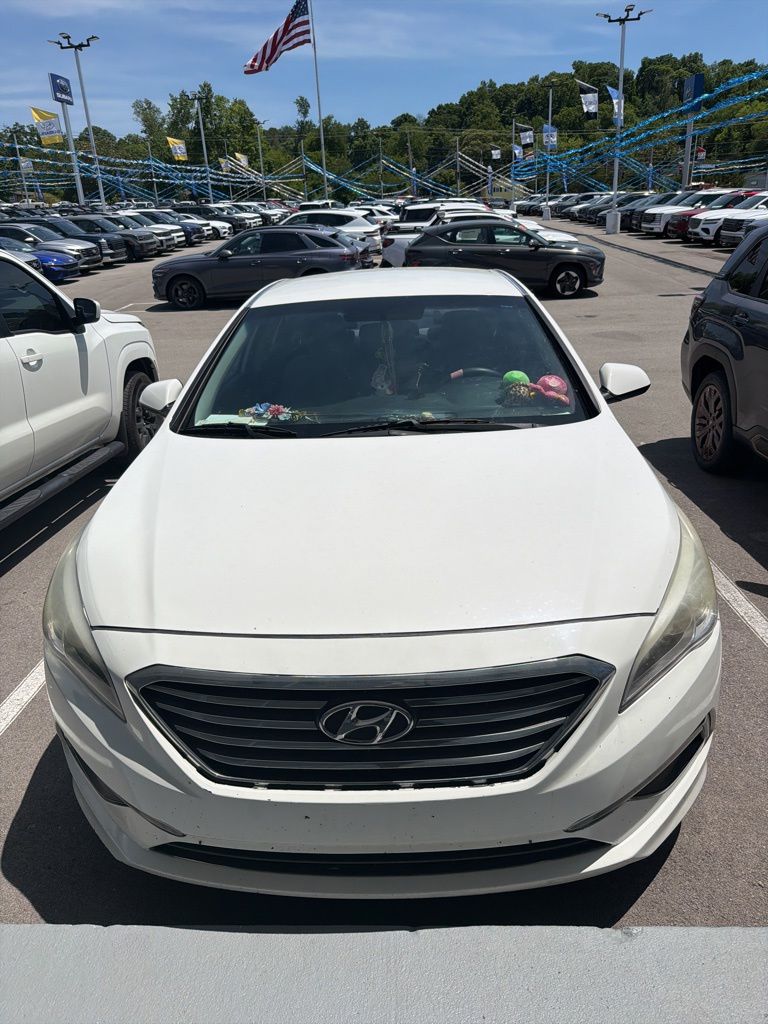 2015 Hyundai Sonata SE's photo