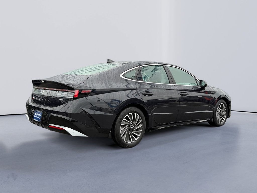 Used 2025 Hyundai Sonata Hybrid Limited Sedan