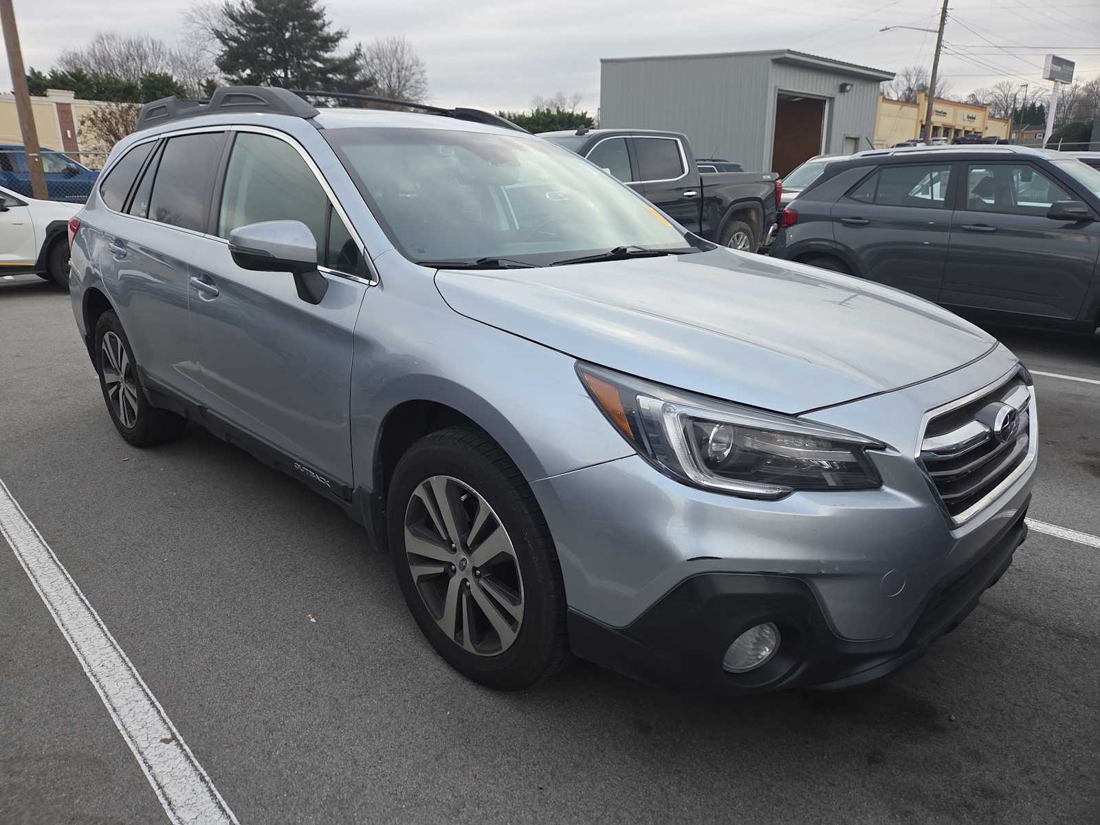 2018 Subaru Outback Limited's photo