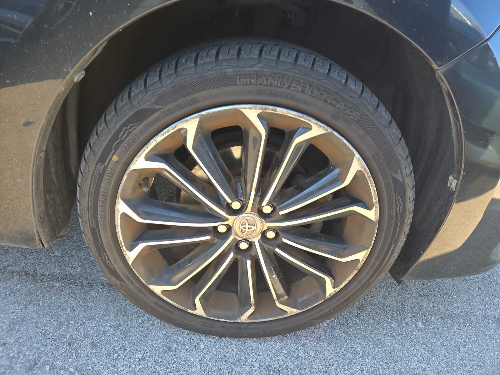 2014 Toyota Corolla L photo 2