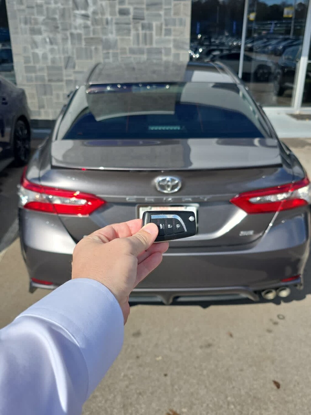 Used 2018 Toyota Camry SE Sedan