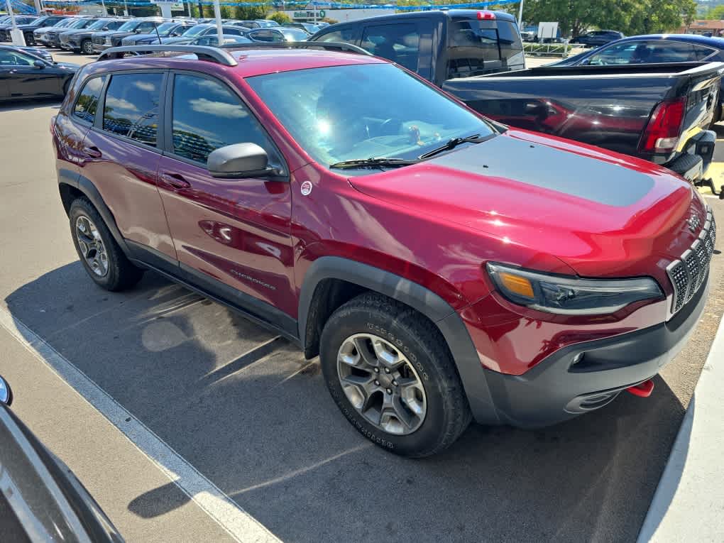 2019 Jeep Cherokee Trailhawk photo 2