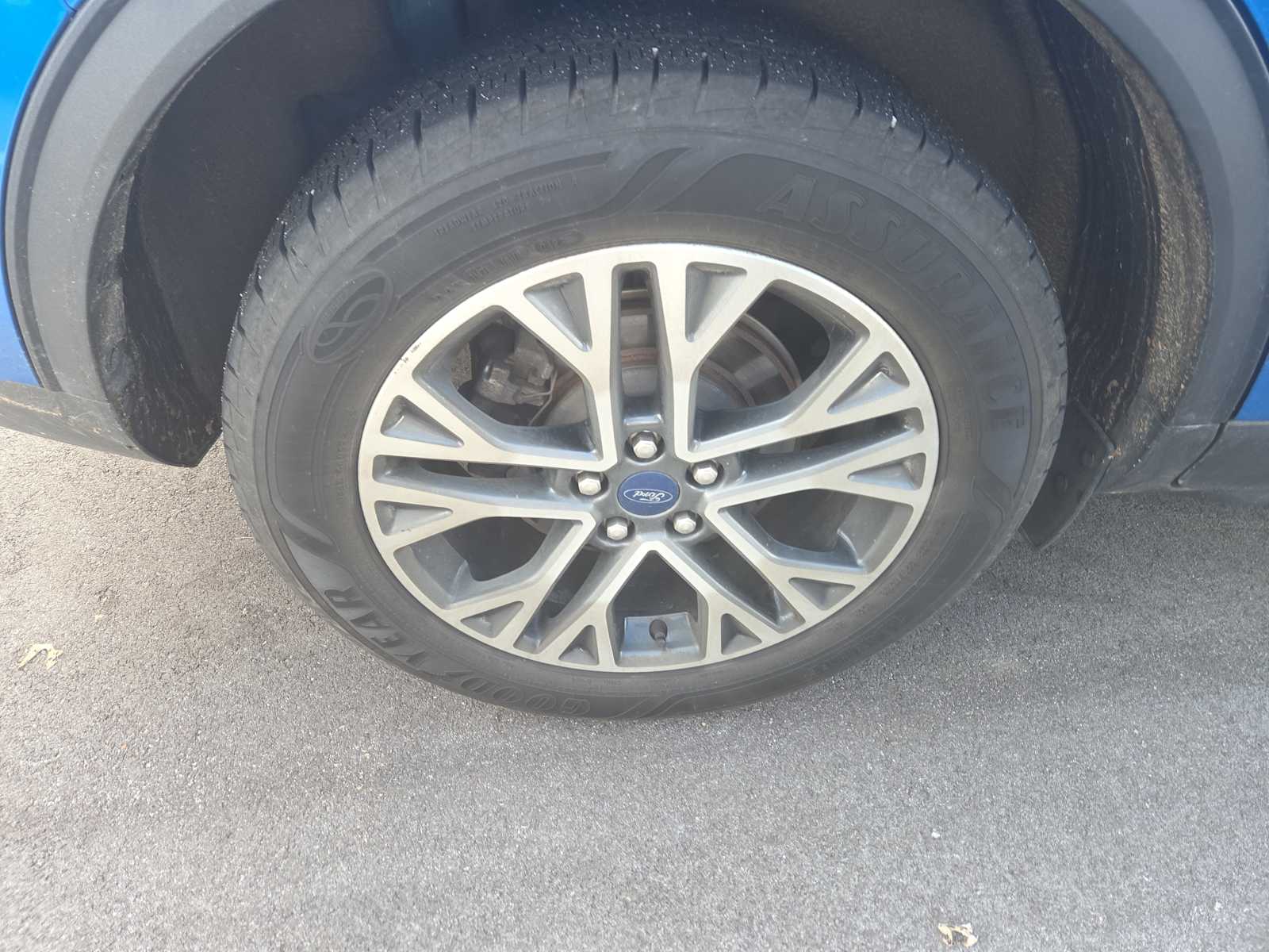 2020 Ford Escape SEL photo 3