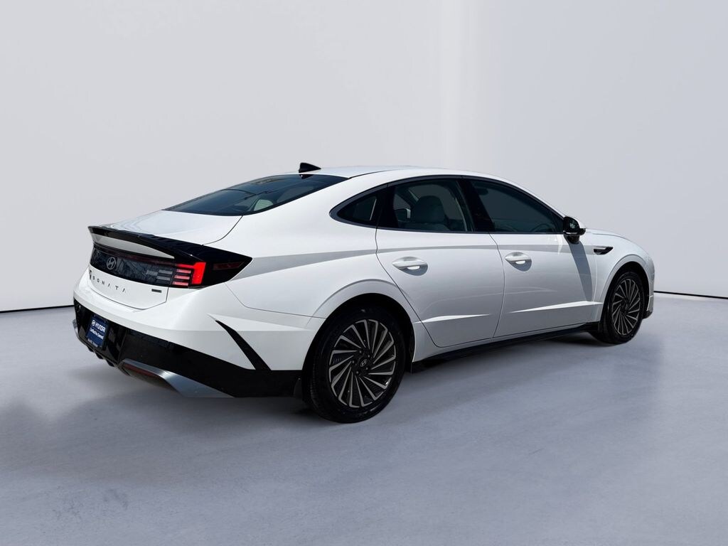Used 2025 Hyundai Sonata Hybrid SEL Sedan