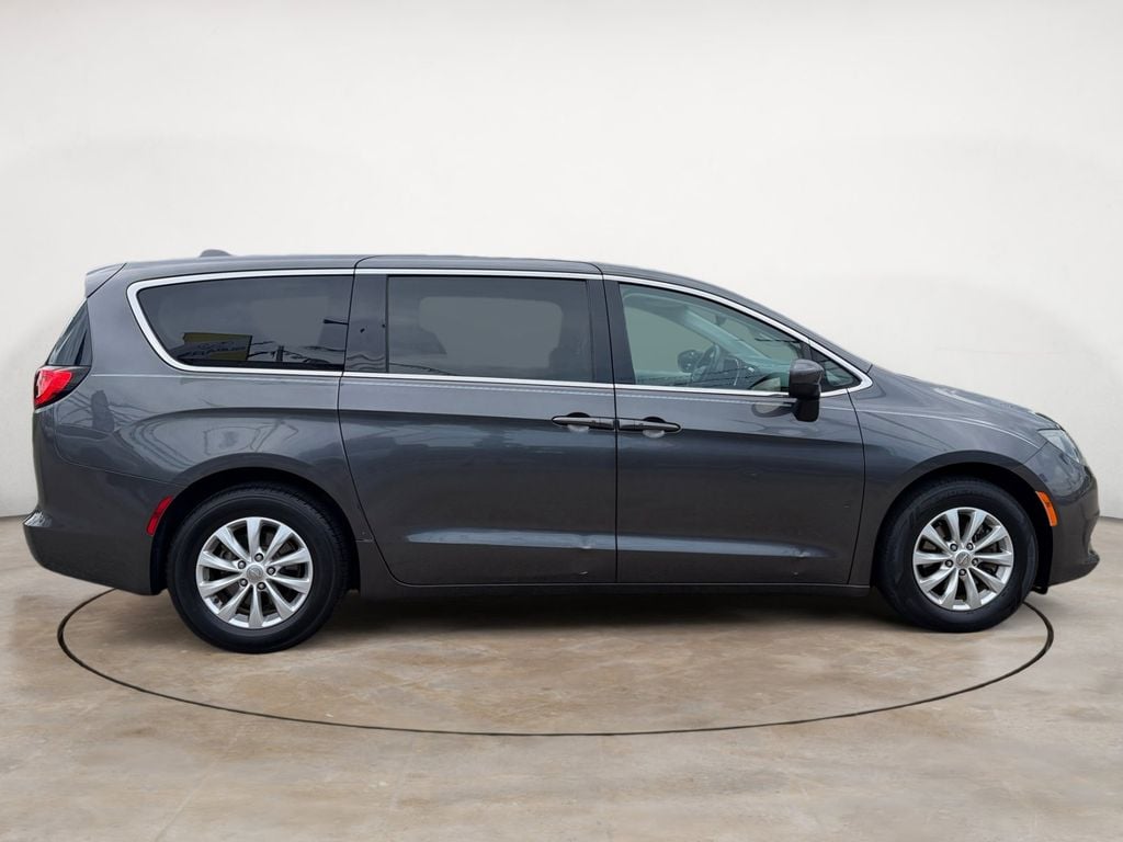 Used 2017 Chrysler Pacifica Touring with VIN 2C4RC1DG2HR520908 for sale in Knoxville, TN