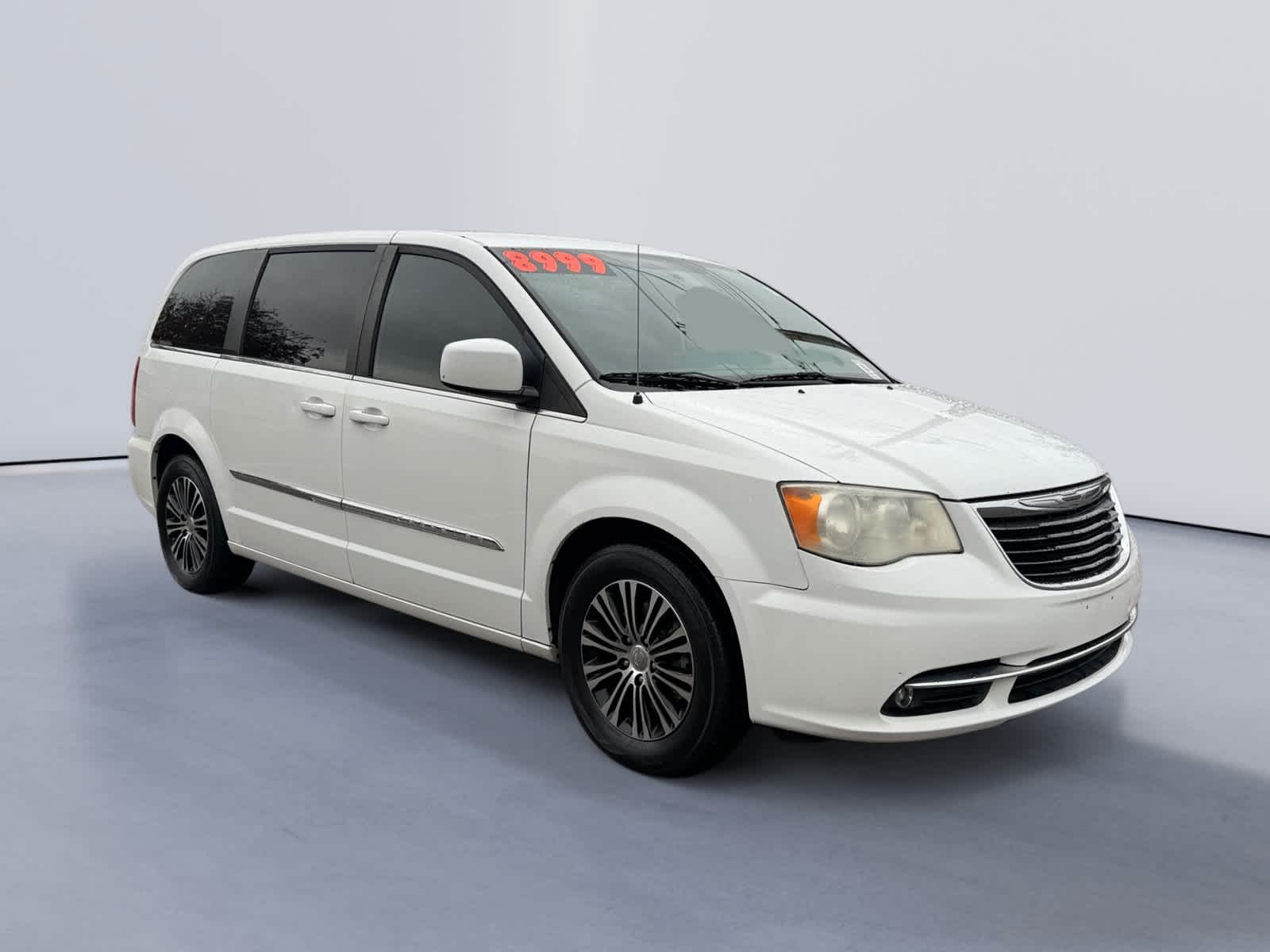 2013 Chrysler Town & Country S's photo