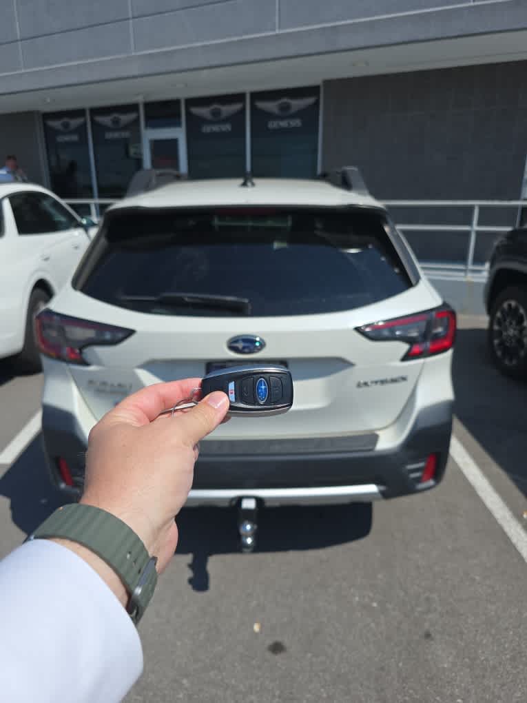 2020 Subaru Outback Limited photo 3